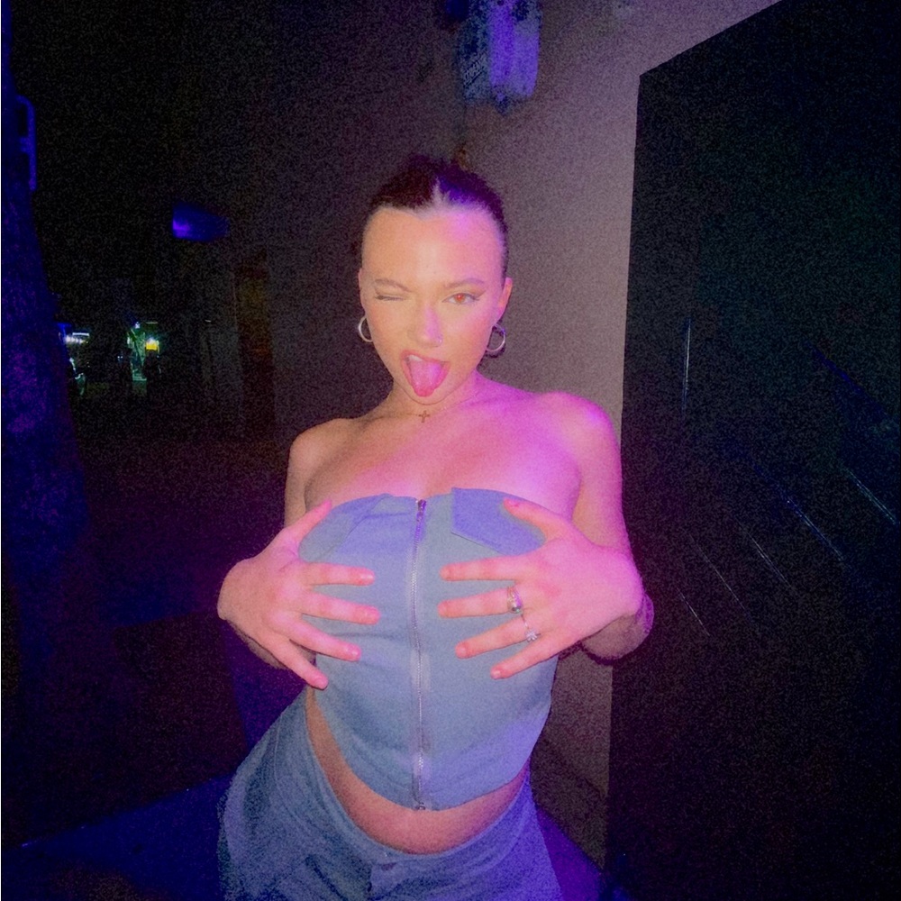 Meet your Posher, Casey